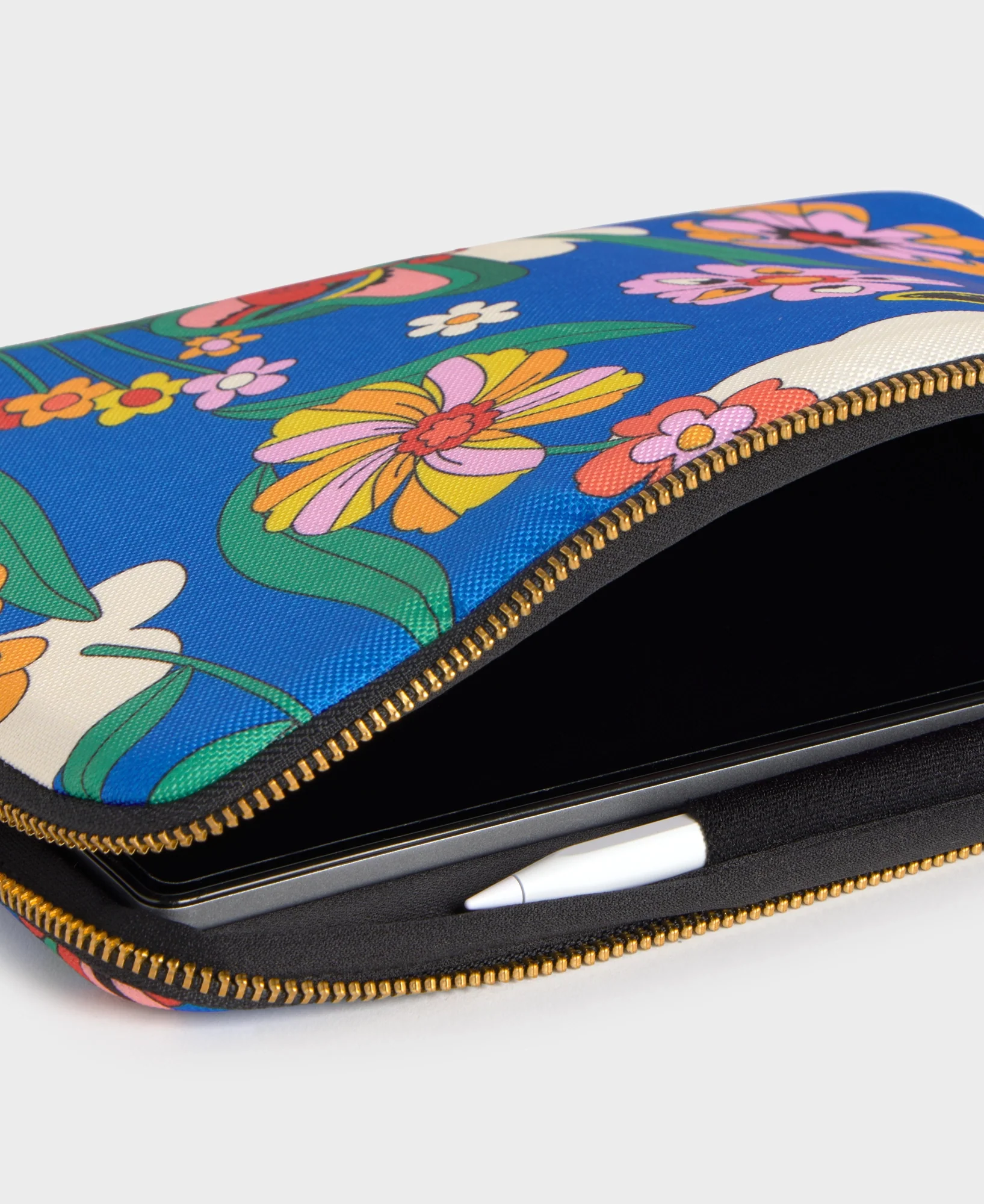 Happyland Ipad Sleeve - Image 2